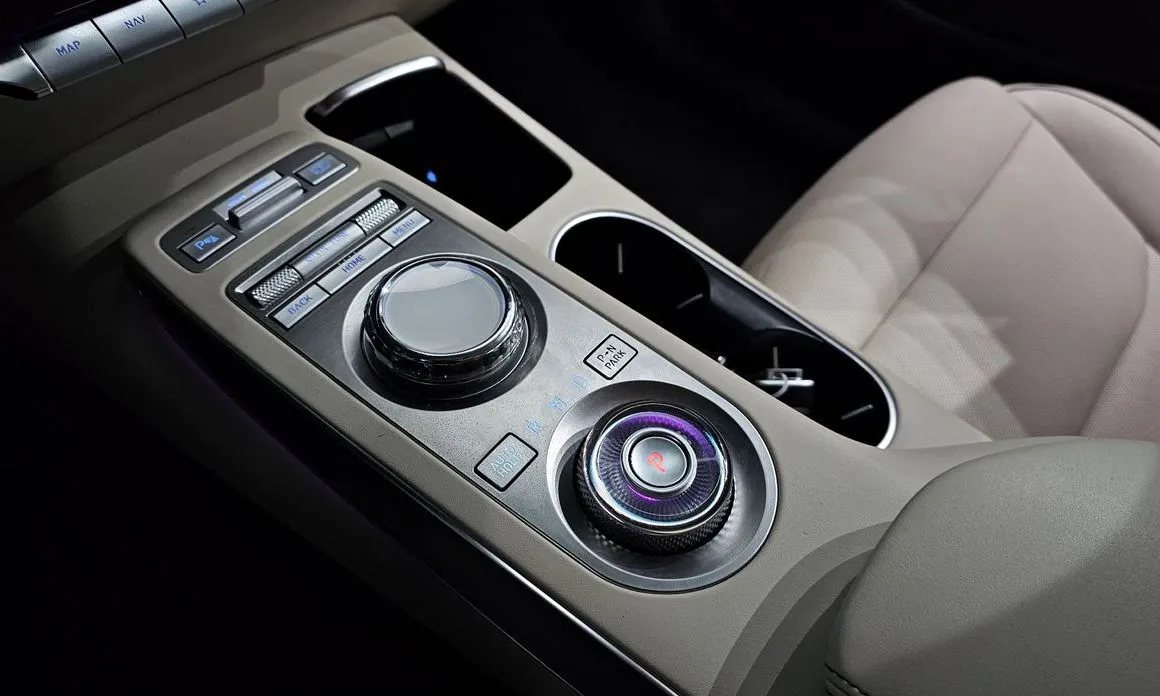 Genesis GV70 — фото 3