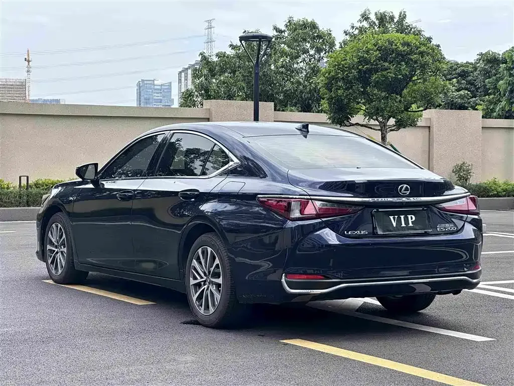Lexus ES — фото 8