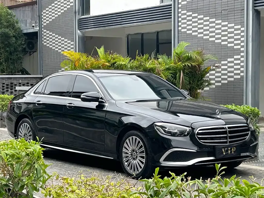 Mercedes-Benz E-Class — фото 5