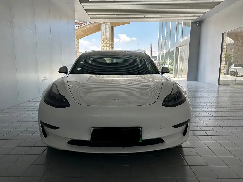 Tesla Model 3 — фото 6