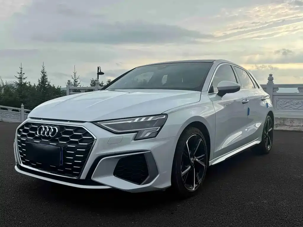 Audi A3 — фото 1
