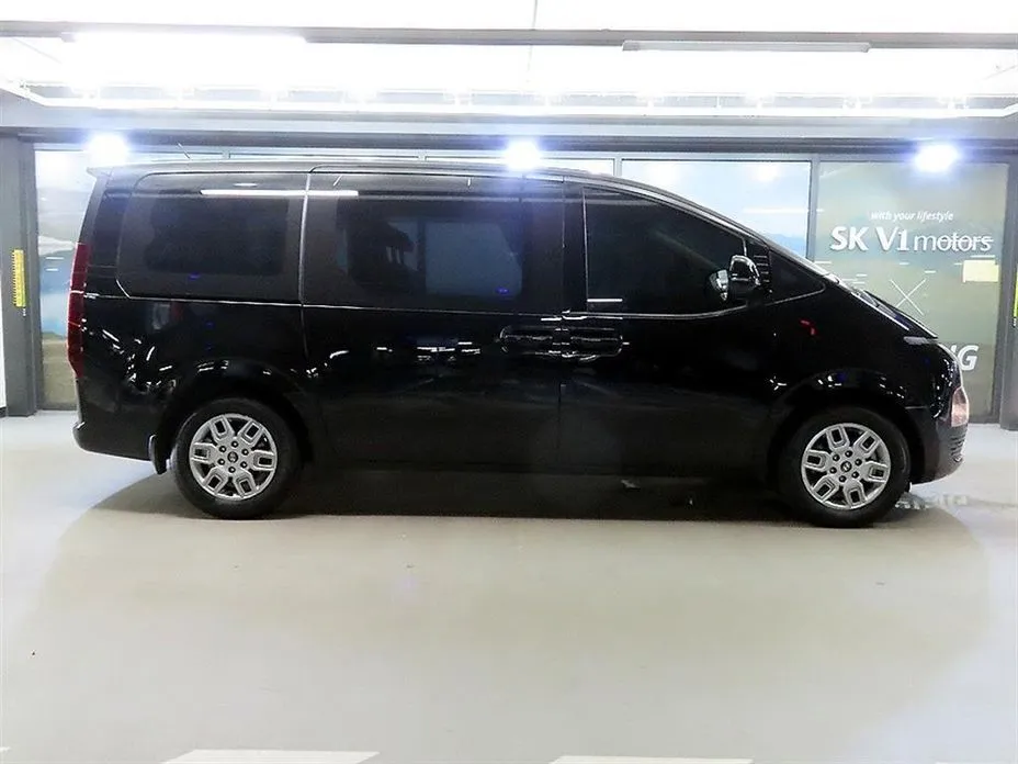 Hyundai Staria — фото 2