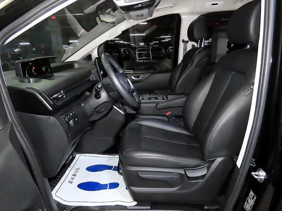 Hyundai Staria — фото 3