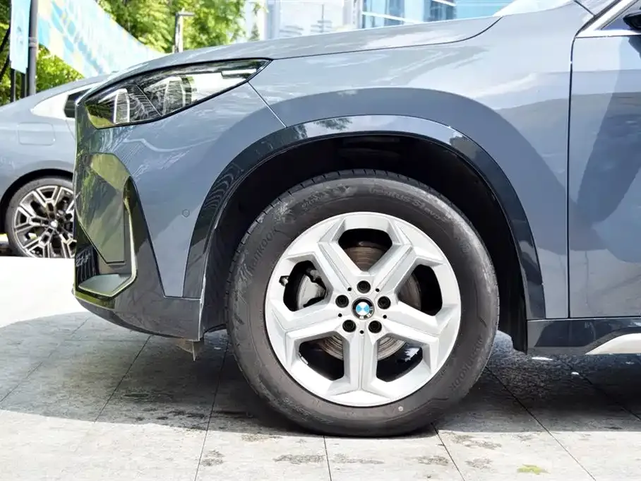BMW X1 — фото 9