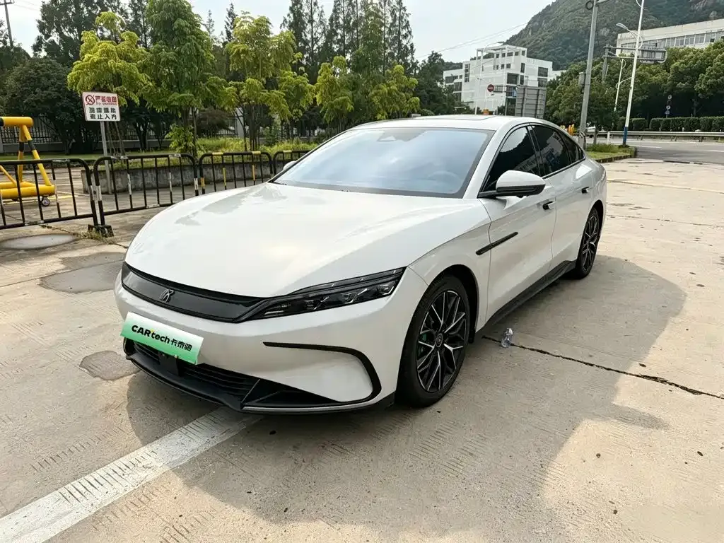 BYD Han — фото 1