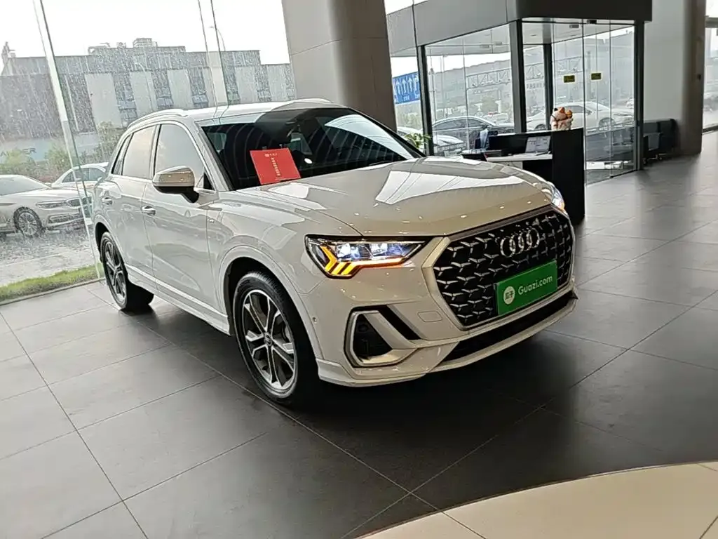 Audi Q3 — фото 10