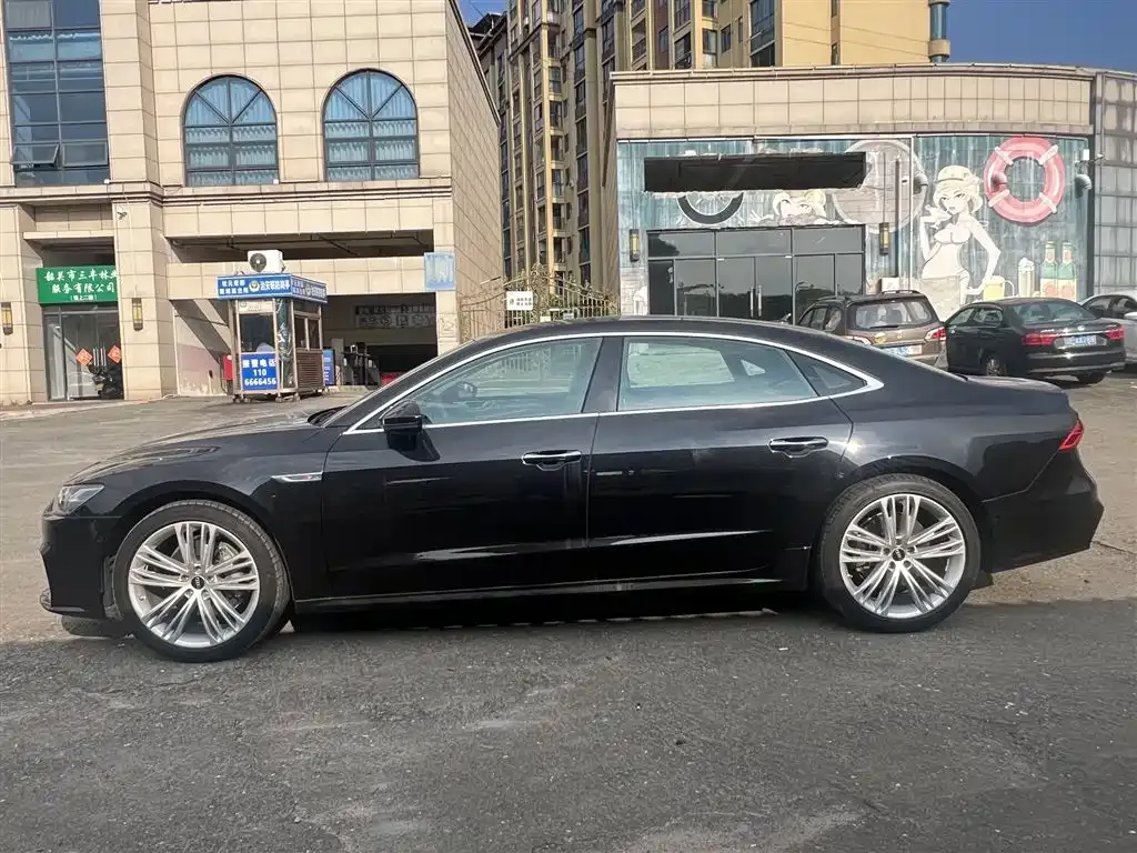 Audi A7L — фото 9