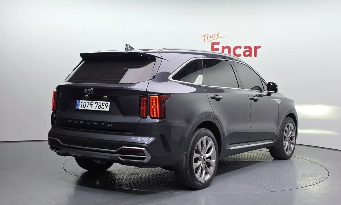 Kia Sorento — фото 6