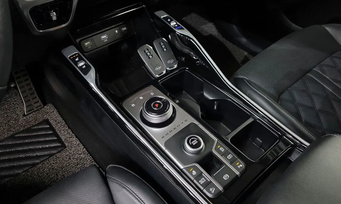 Kia Sorento — фото 10