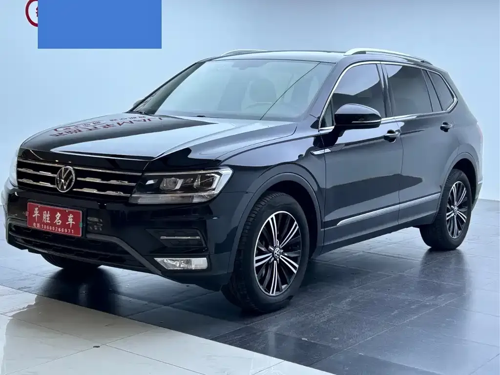 Volkswagen Tiguan L — фото 1