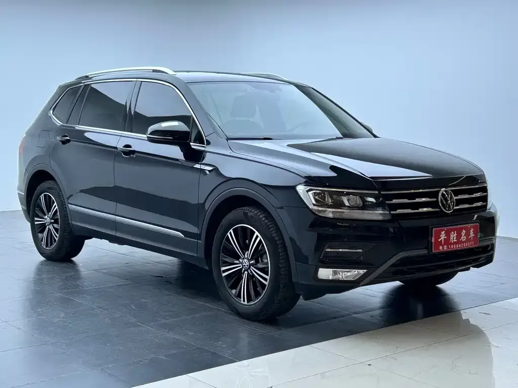 Volkswagen Tiguan L — фото 10