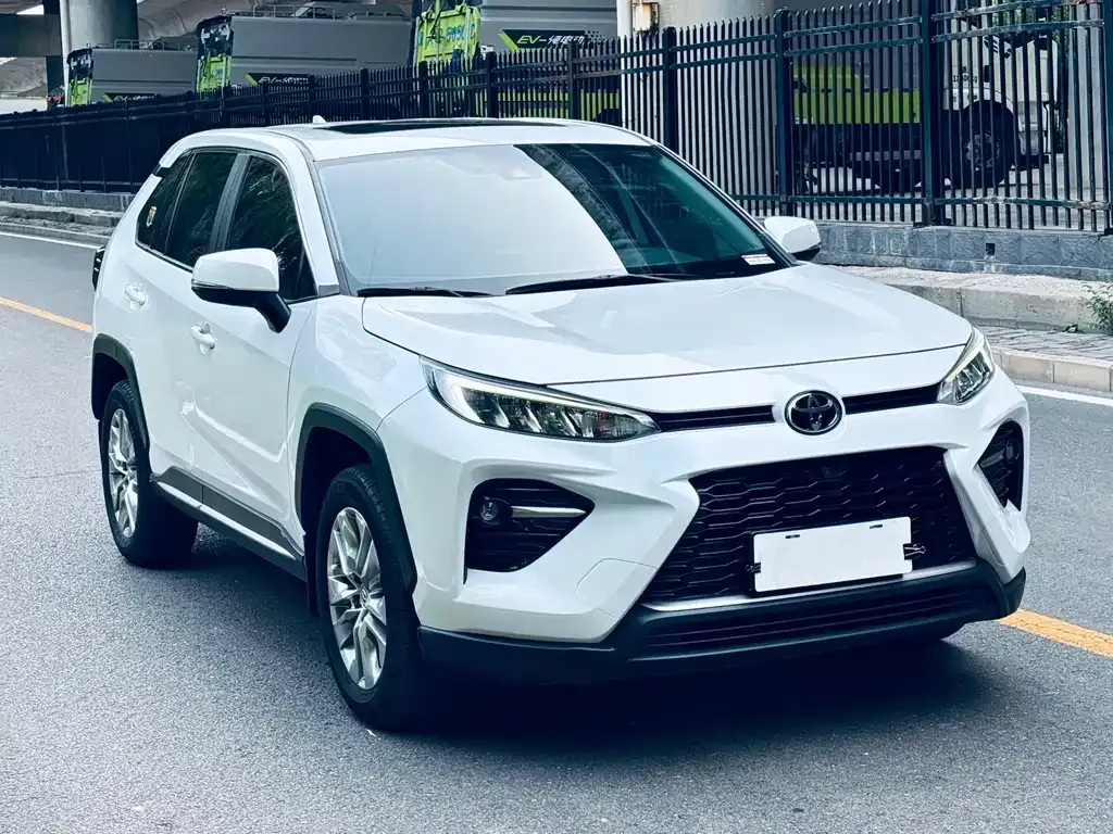 Toyota Wildlander — фото 9