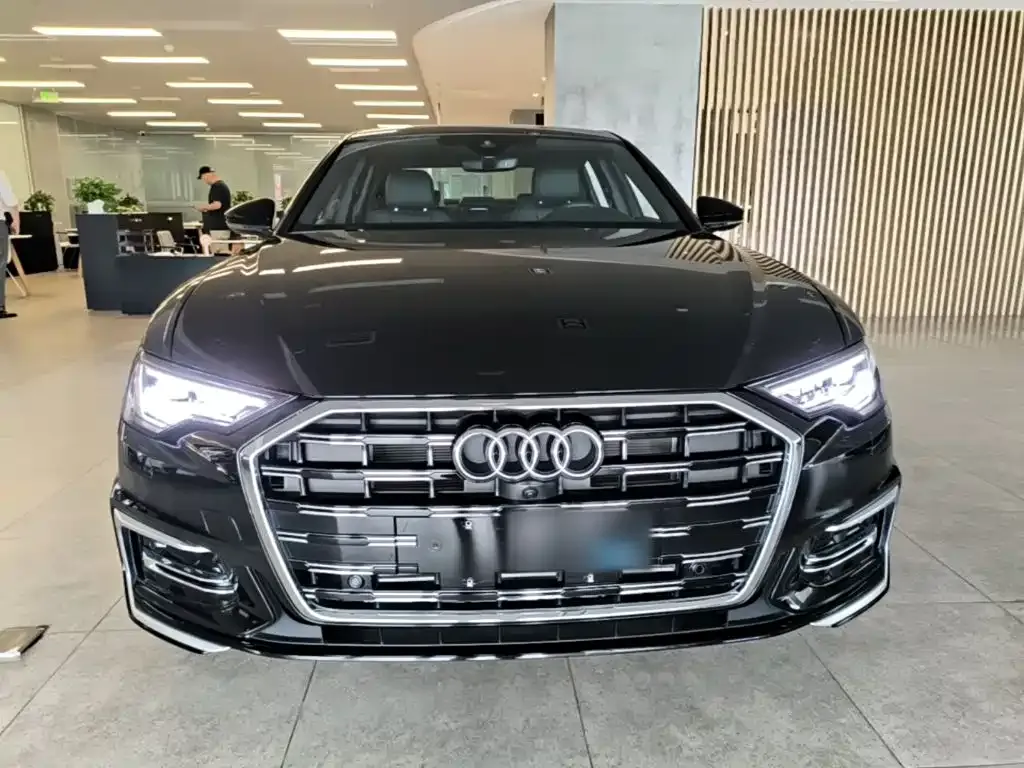 Audi A6L — фото 9