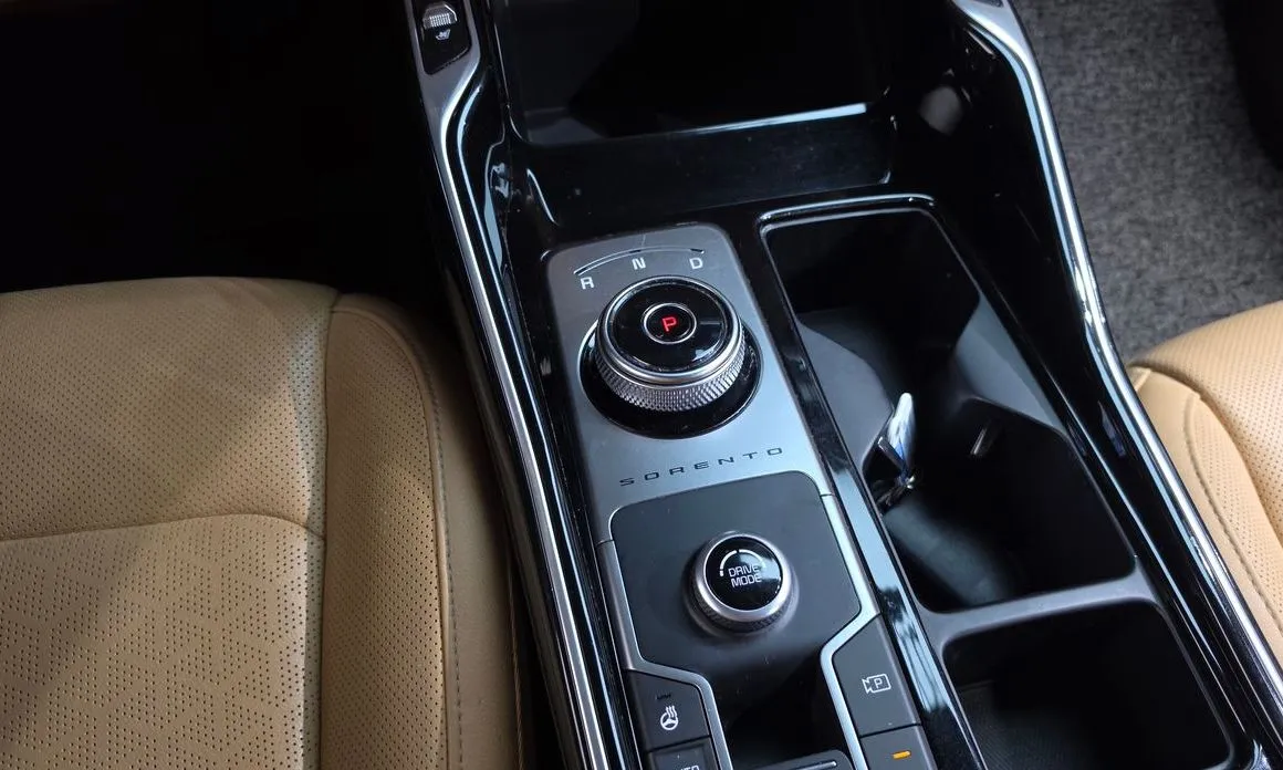 Kia Sorento — фото 6