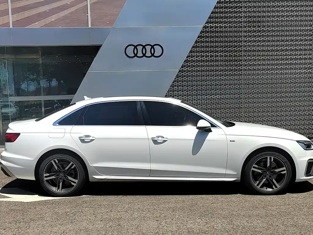 Audi A4L — фото 6