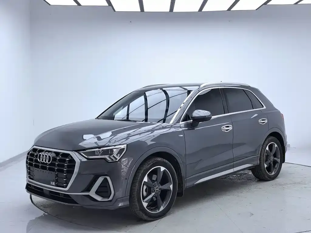Audi Q3 — фото 1