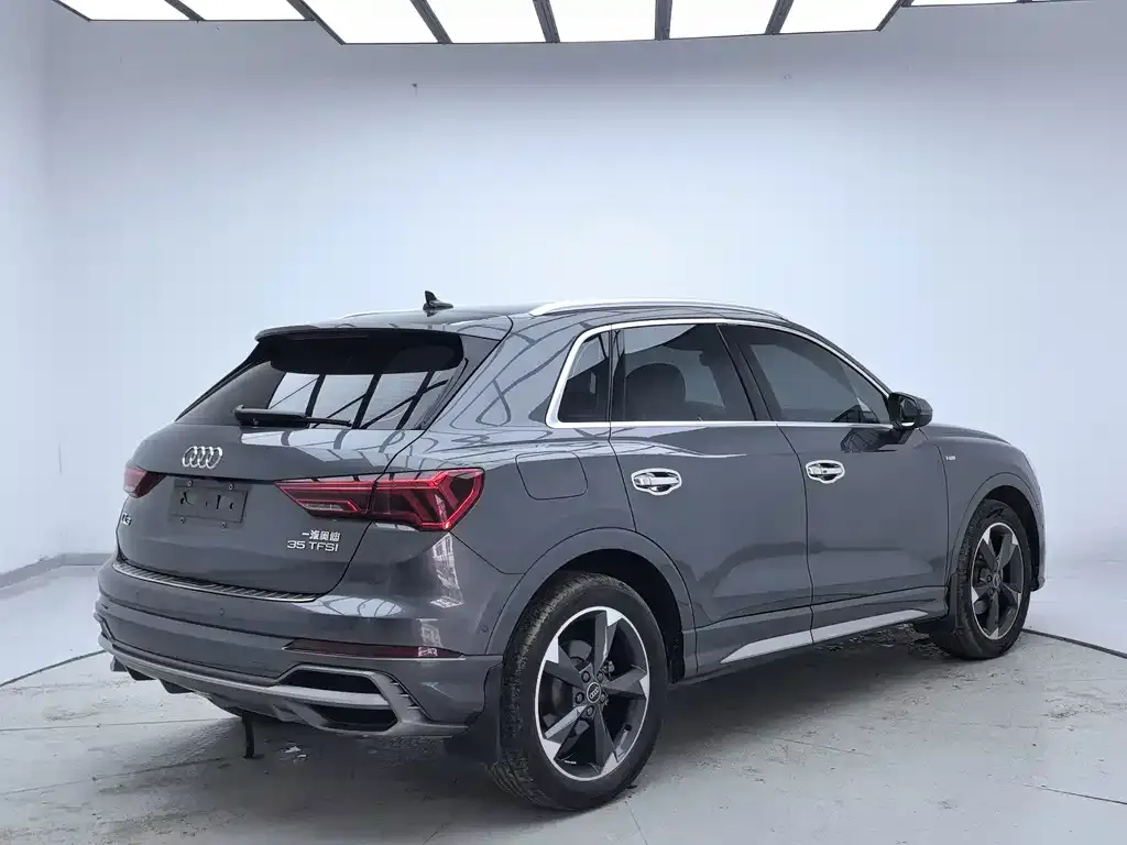 Audi Q3 — фото 10