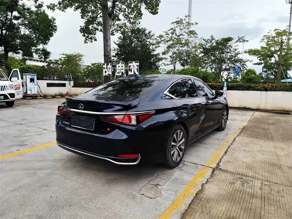 Lexus ES — фото 2