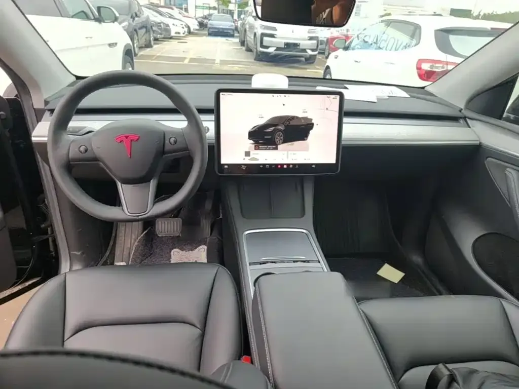 Tesla Model Y — фото 5