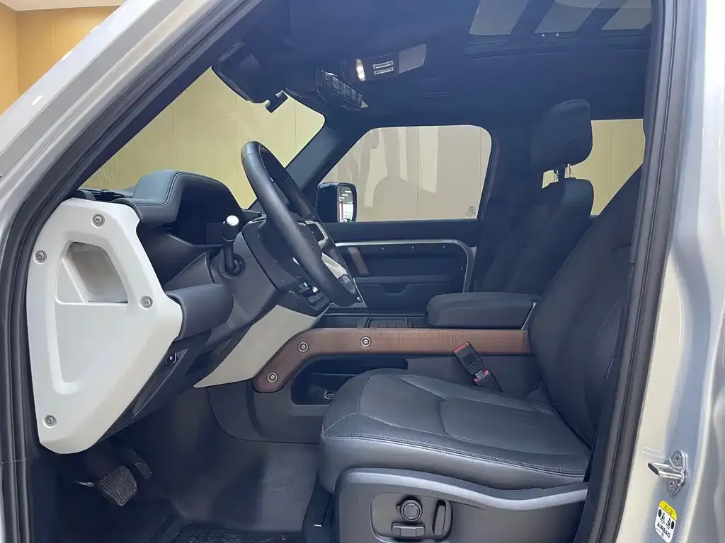 Land Rover Defender — фото 10
