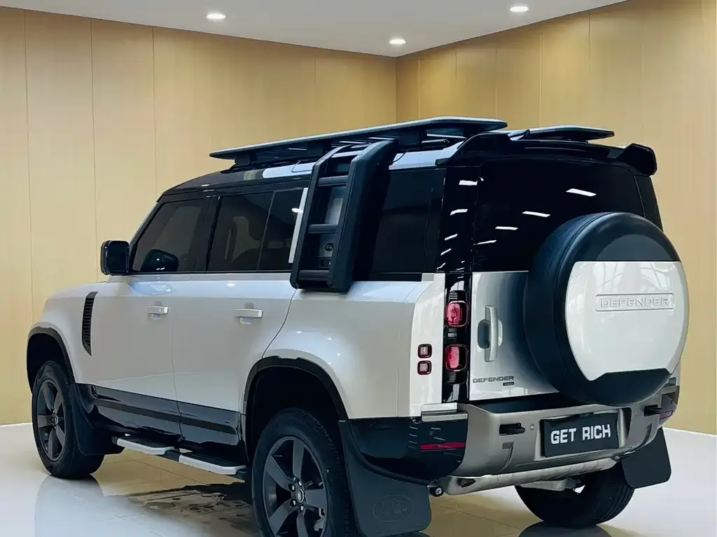 Land Rover Defender — фото 6