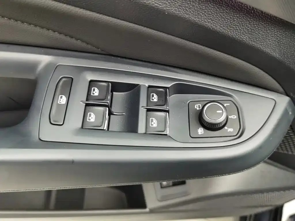 Volkswagen Passat — фото 10