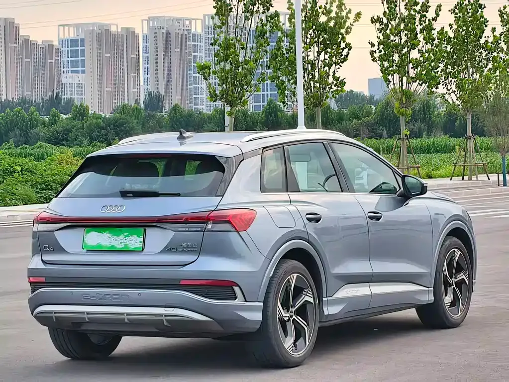 Audi Q4 e-tron — фото 9