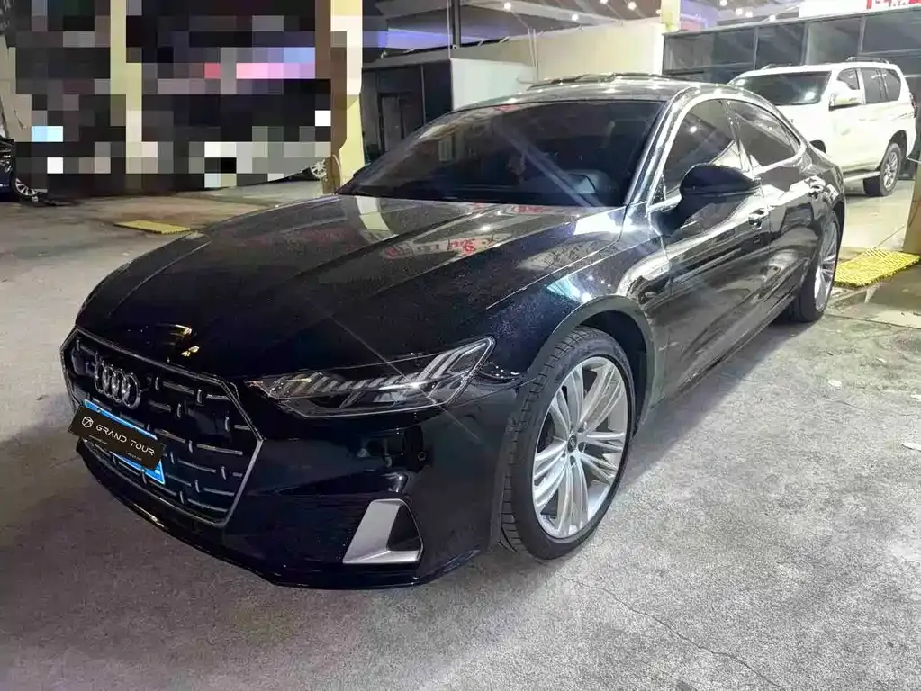 Audi A7L — фото 1
