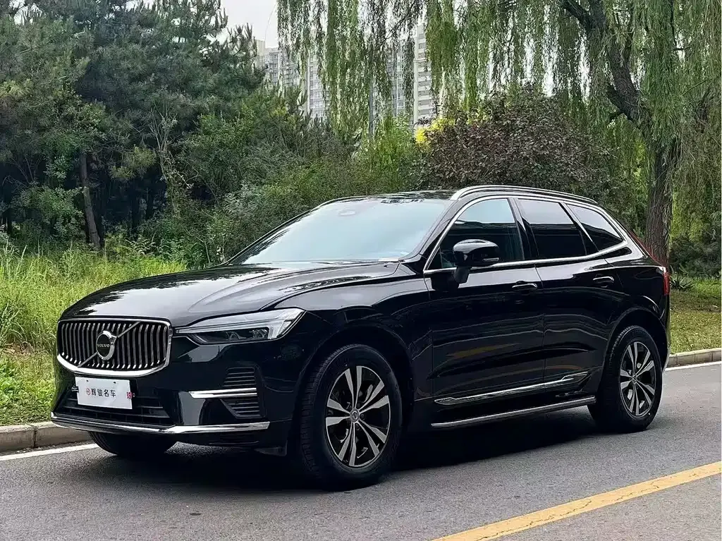 Volvo XC60 — фото 1