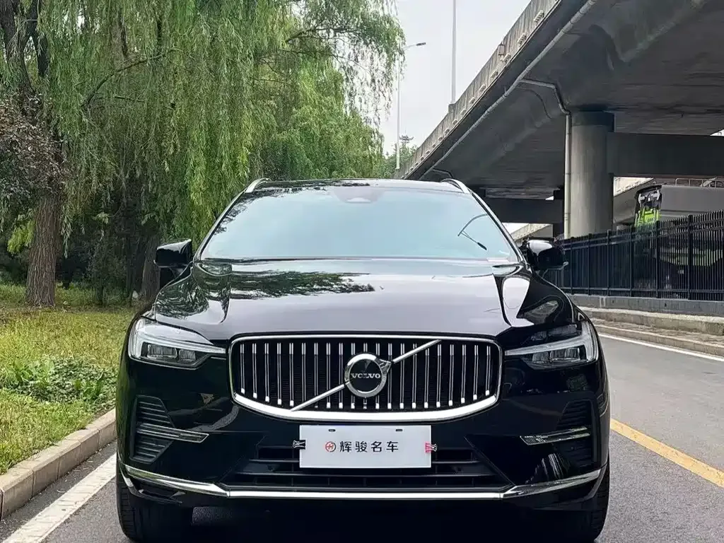 Volvo XC60 — фото 9