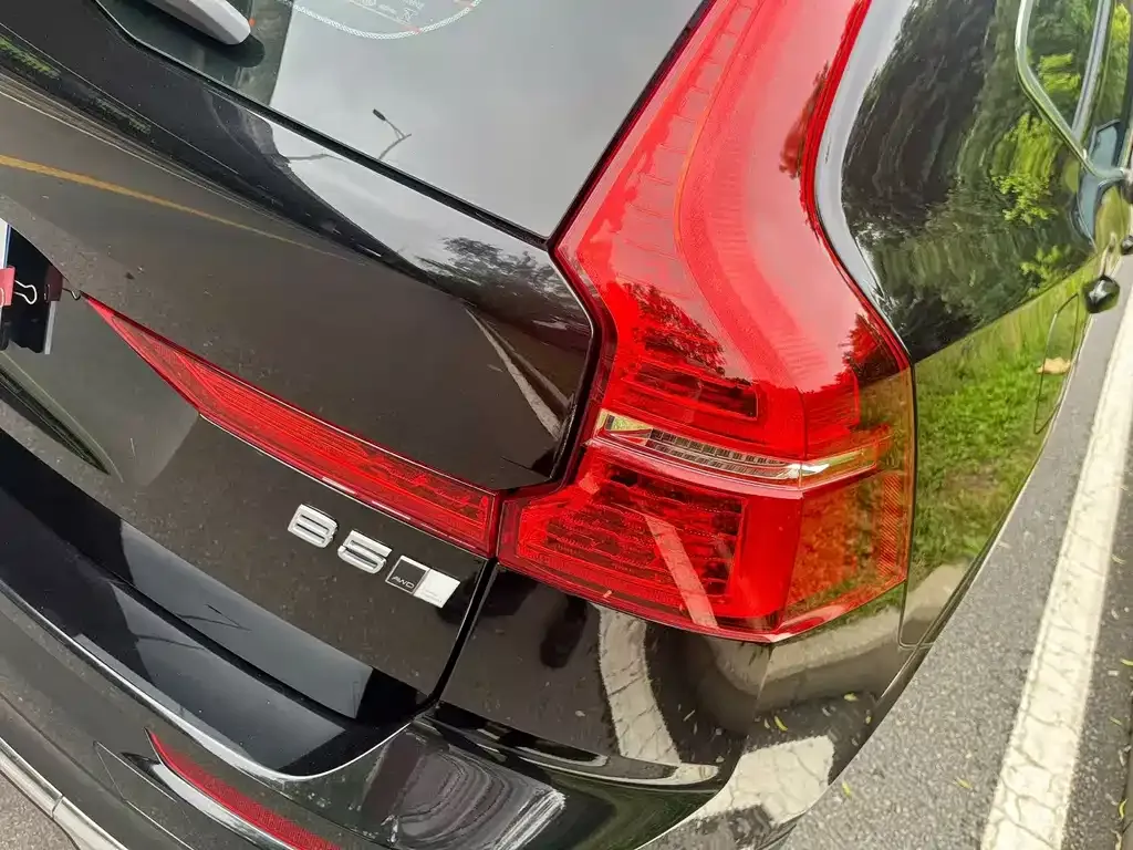Volvo XC60 — фото 4