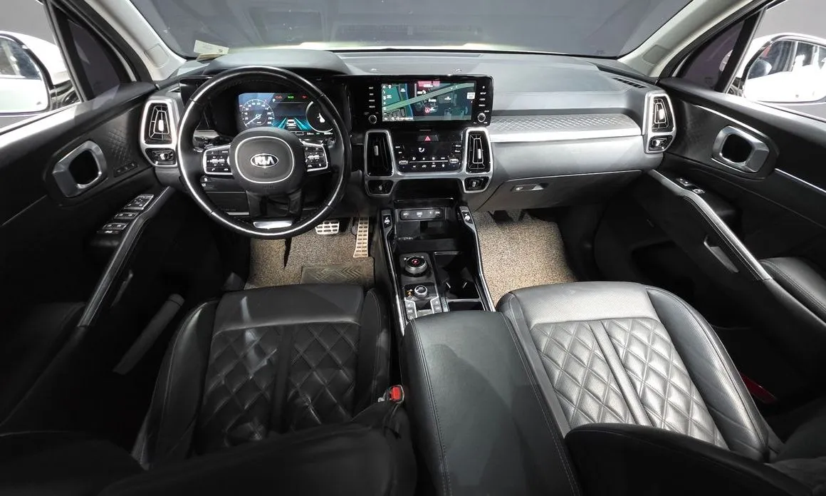 Kia Sorento — фото 8