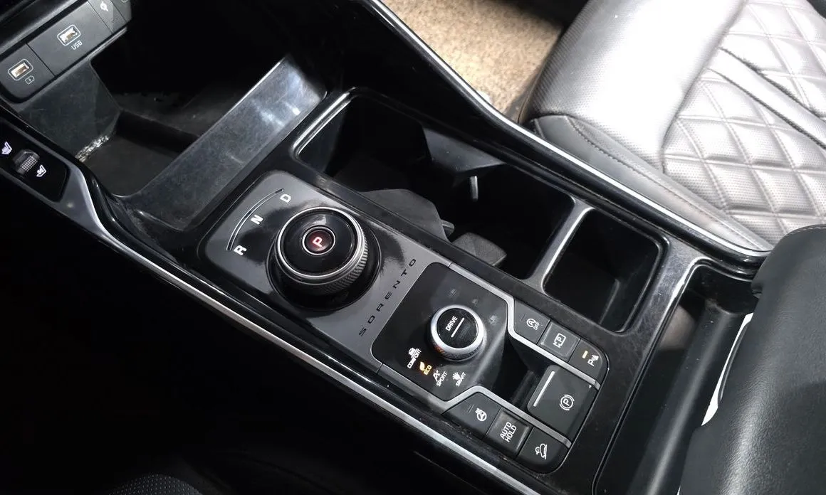 Kia Sorento — фото 10