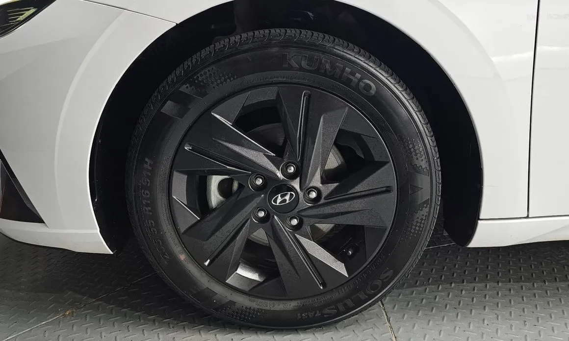 Hyundai AVANTE — фото 2