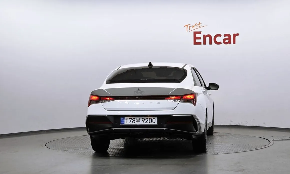 Hyundai AVANTE — фото 4
