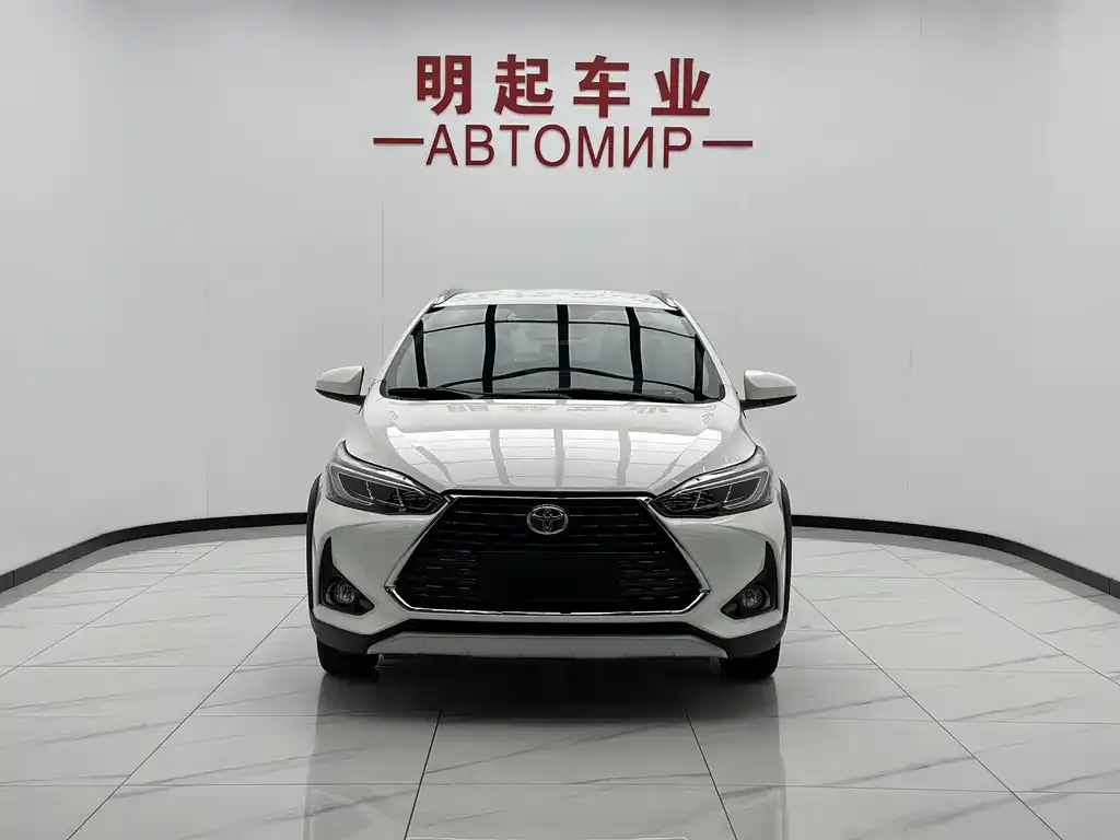 Toyota Yaris L — фото 4