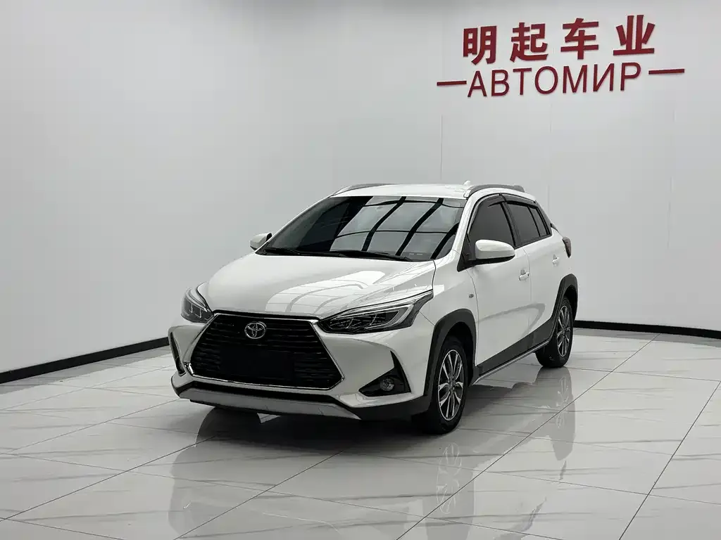 Toyota Yaris L — фото 3