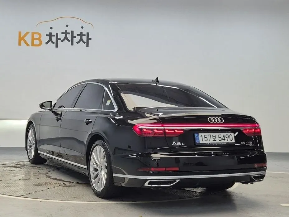 Audi A8 — фото 4