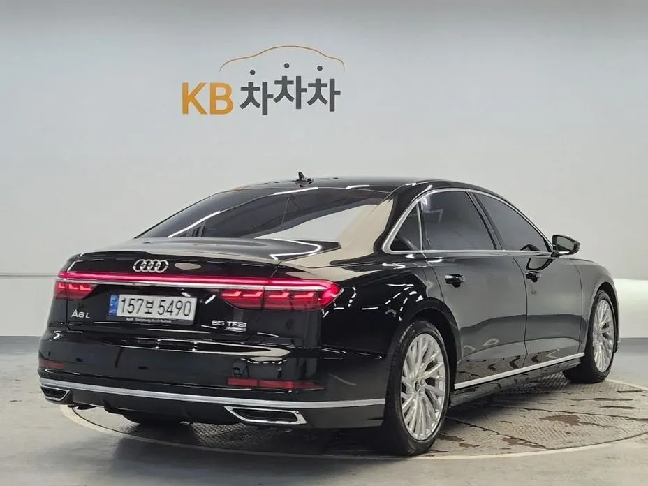 Audi A8 — фото 10