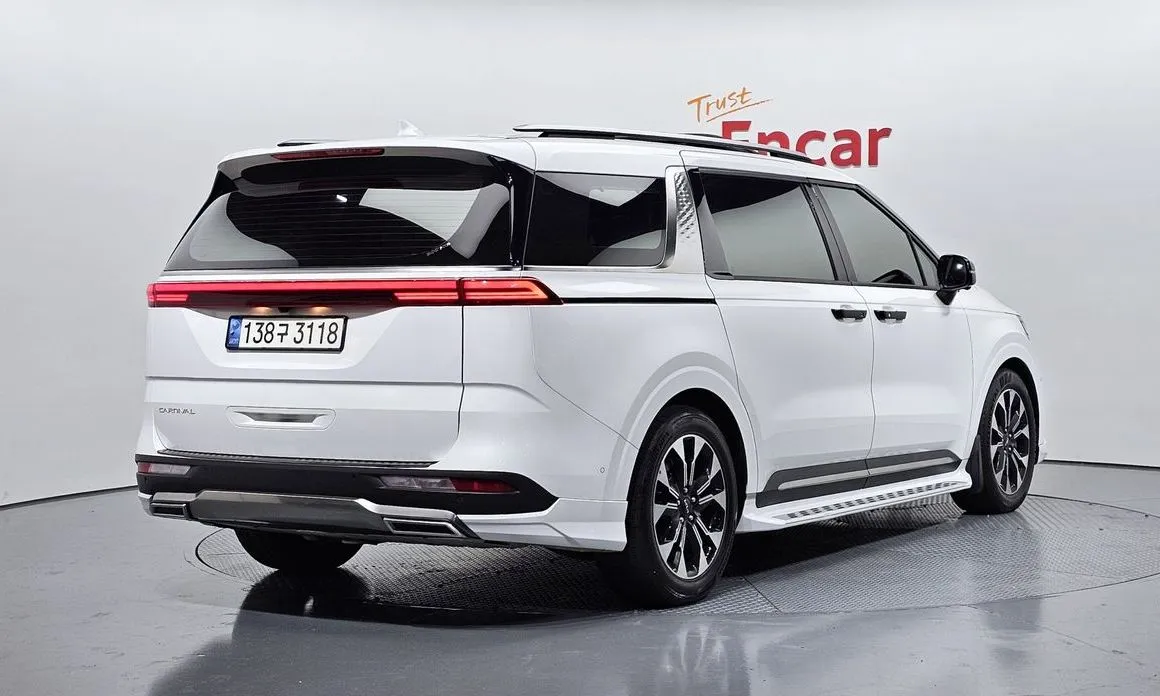 Kia Carnival — фото 4