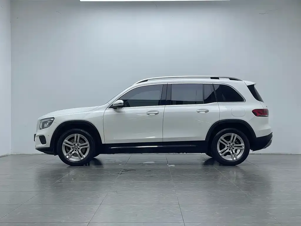 Mercedes-Benz GLB — фото 2