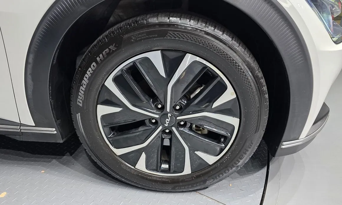 Kia EV6 — фото 9