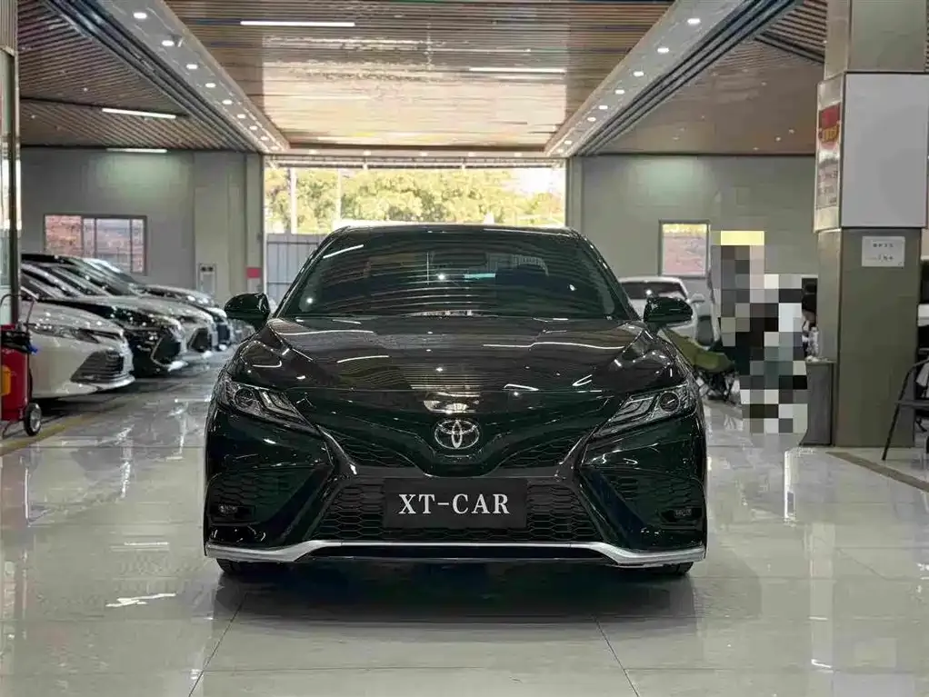 Toyota Camry — фото 9