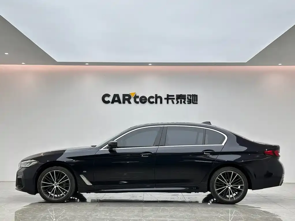 BMW 5 Series — фото 9