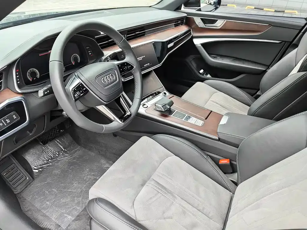Audi A6L — фото 10