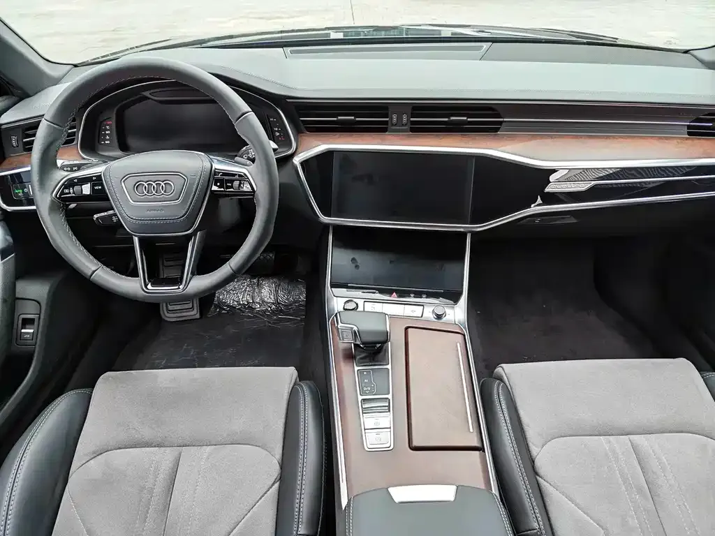 Audi A6L — фото 5