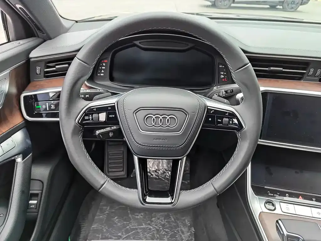 Audi A6L — фото 8