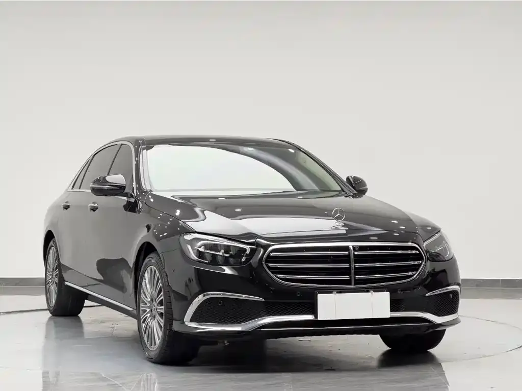 Mercedes-Benz E-Class — фото 4