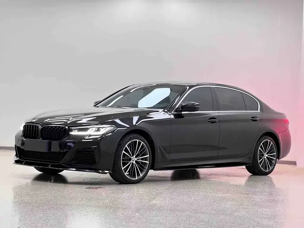 BMW 5 Series — фото 1
