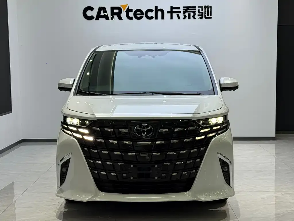 Toyota Alphard — фото 2